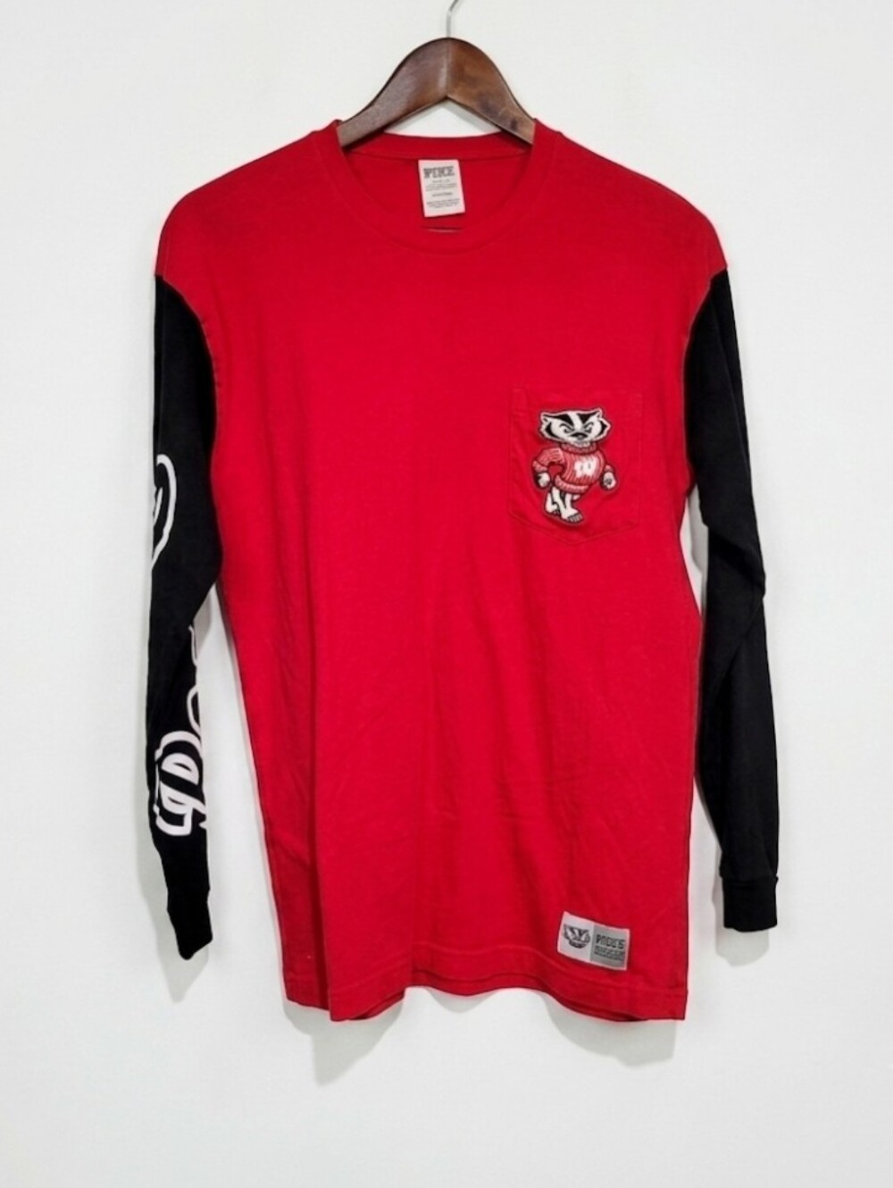 Victoria's‎ Secret WI Badgers long sleeve tee